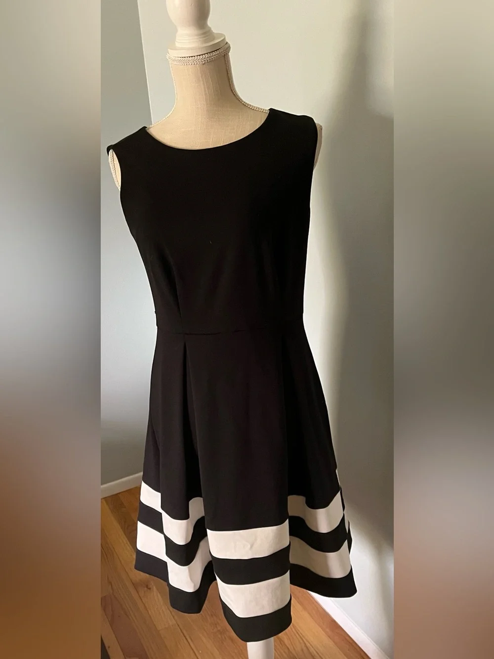 Calvin Klein Black Top with White Logo Tag - Picture 2 of 6
